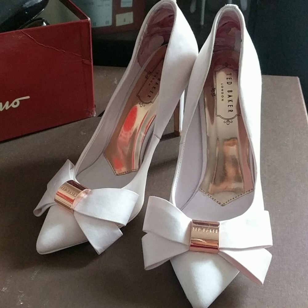 Ted baker pink bow heels